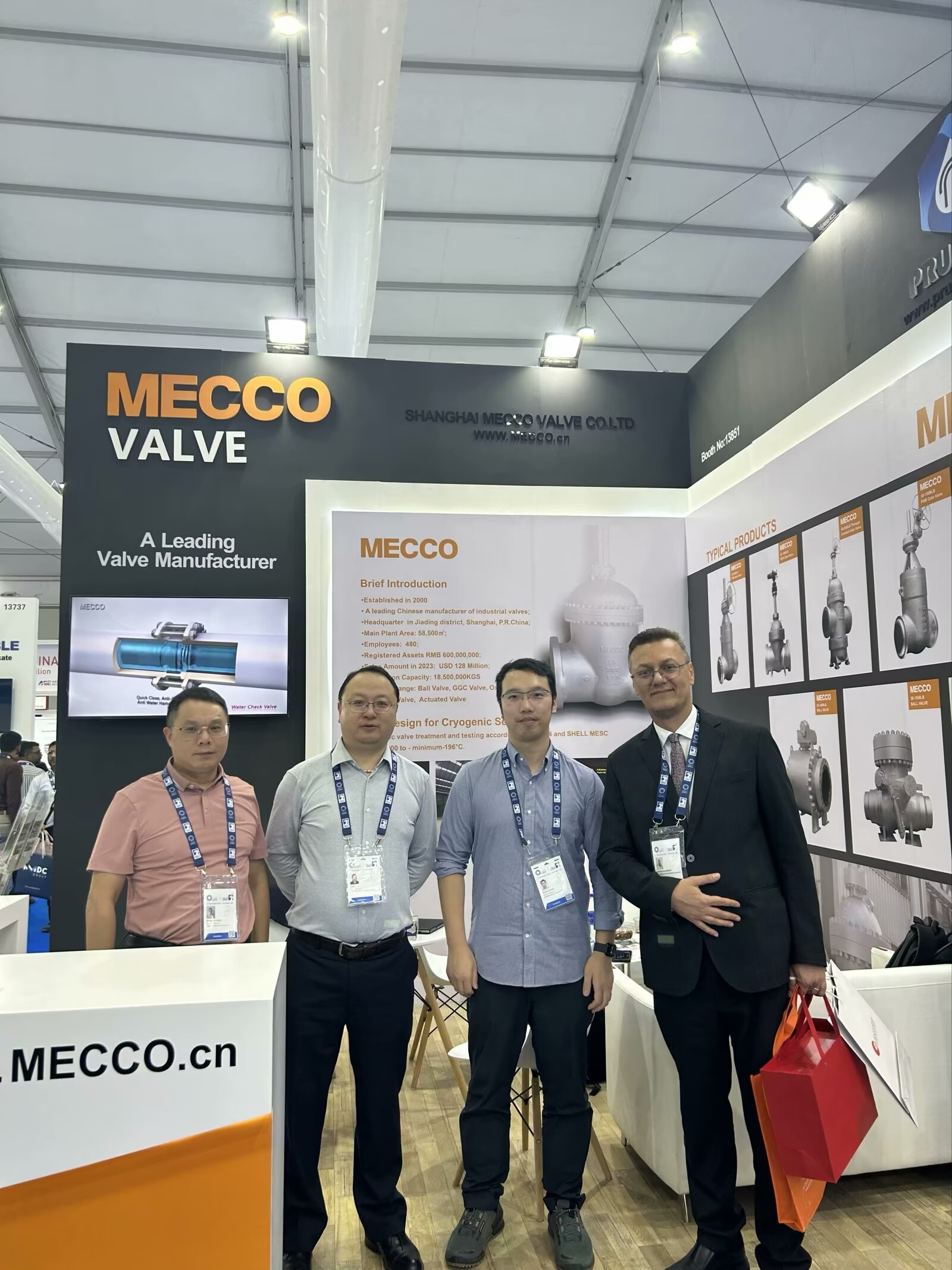参加阿布扎比国际石油展览会（ADIPEC 2024）